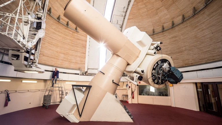 PIldil on näha Tartu observatooriumi suurt teleskoopi. Pildi autor on Renee Altrov